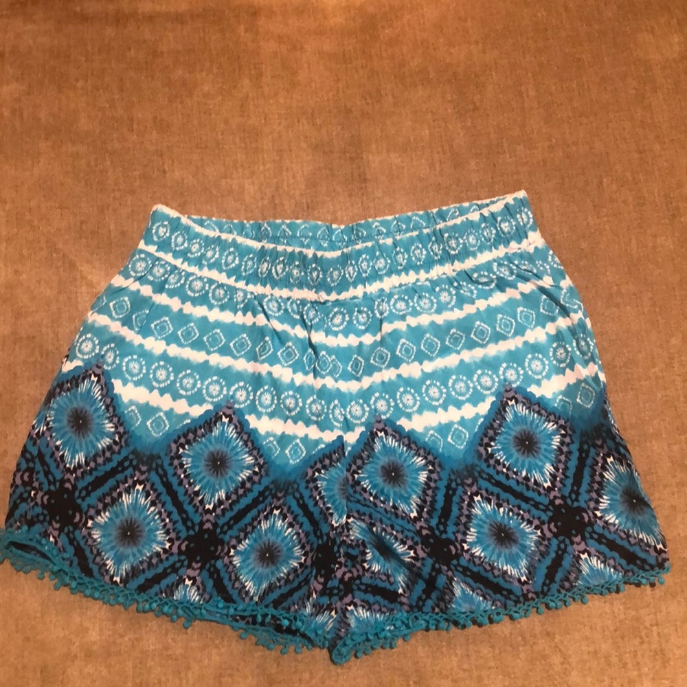 🌷Justice girl’s Sz 10 blue pattern shorts
